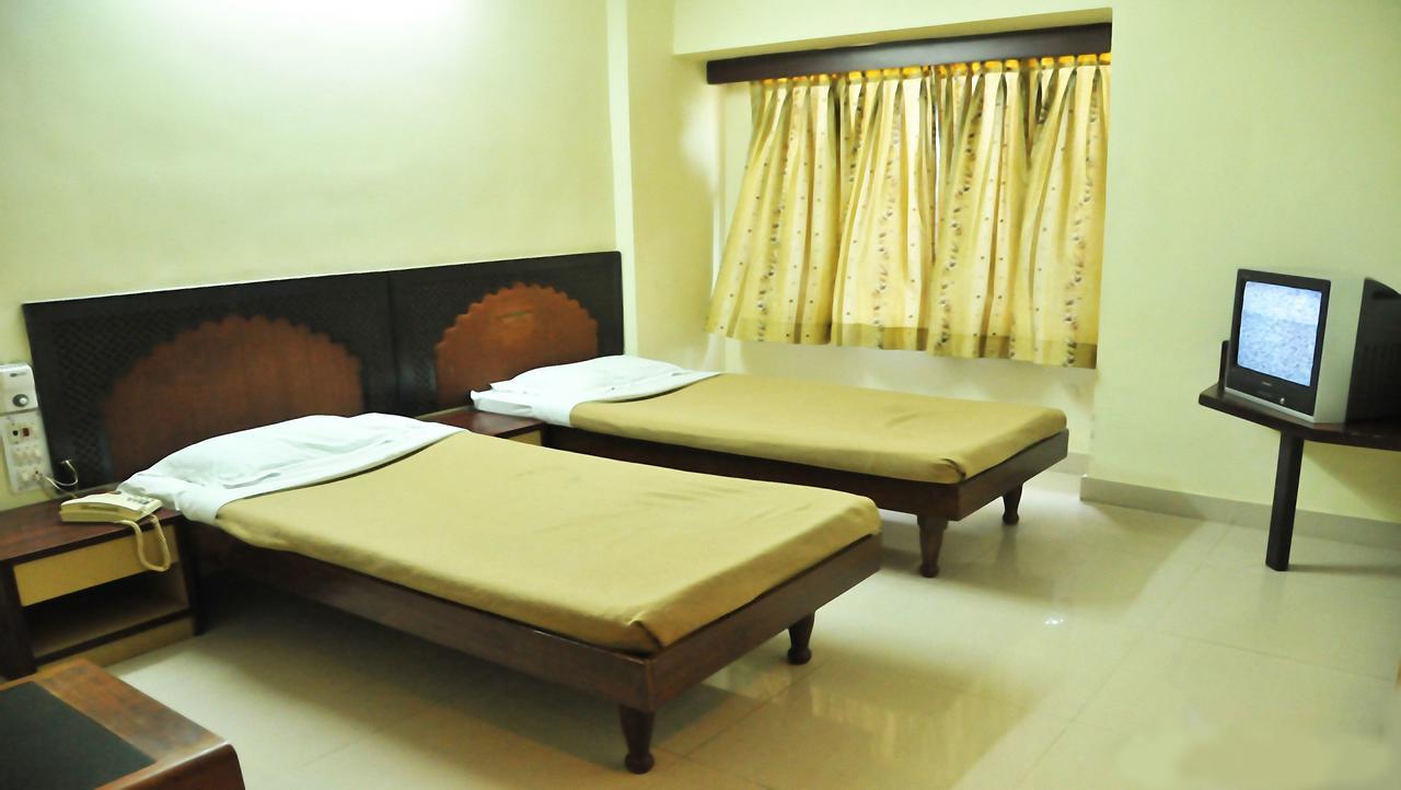 فندق حيدر أبادفي  Balajee Palace المظهر الخارجي الصورة